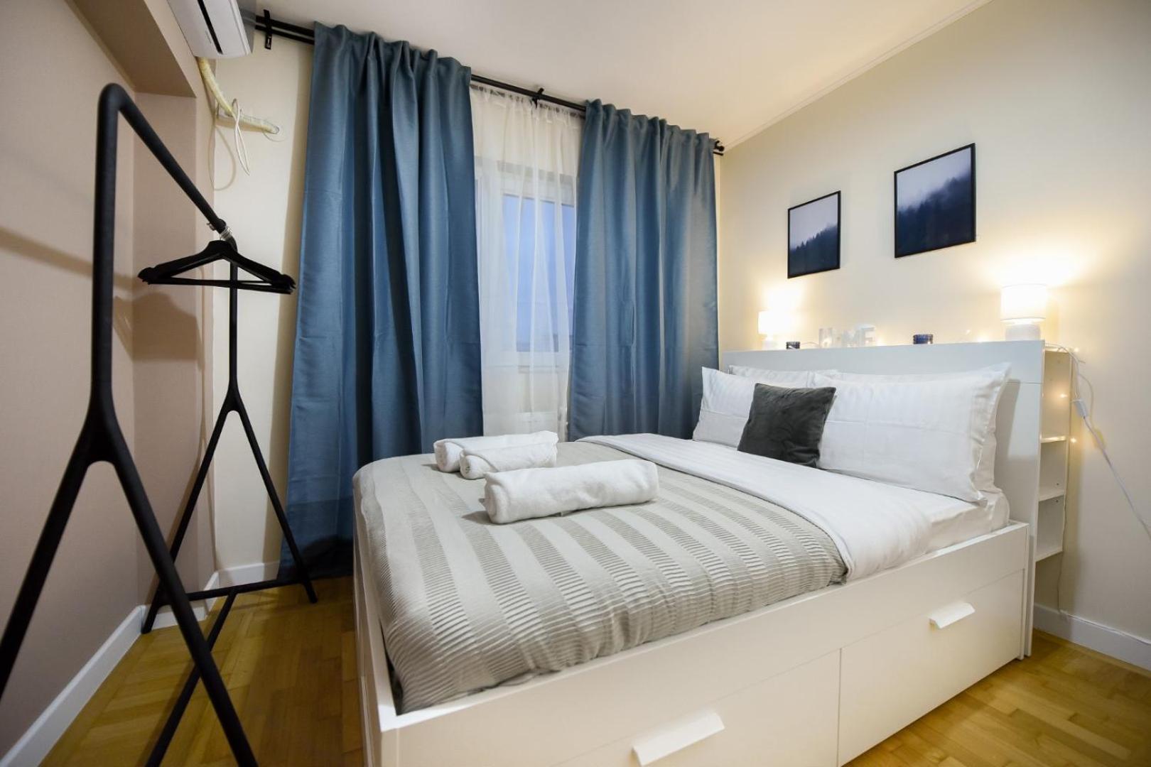 City Living At Its Best - Spacious 2 Bedroom Apartment On Calea Victoriei Boekarest Buitenkant foto