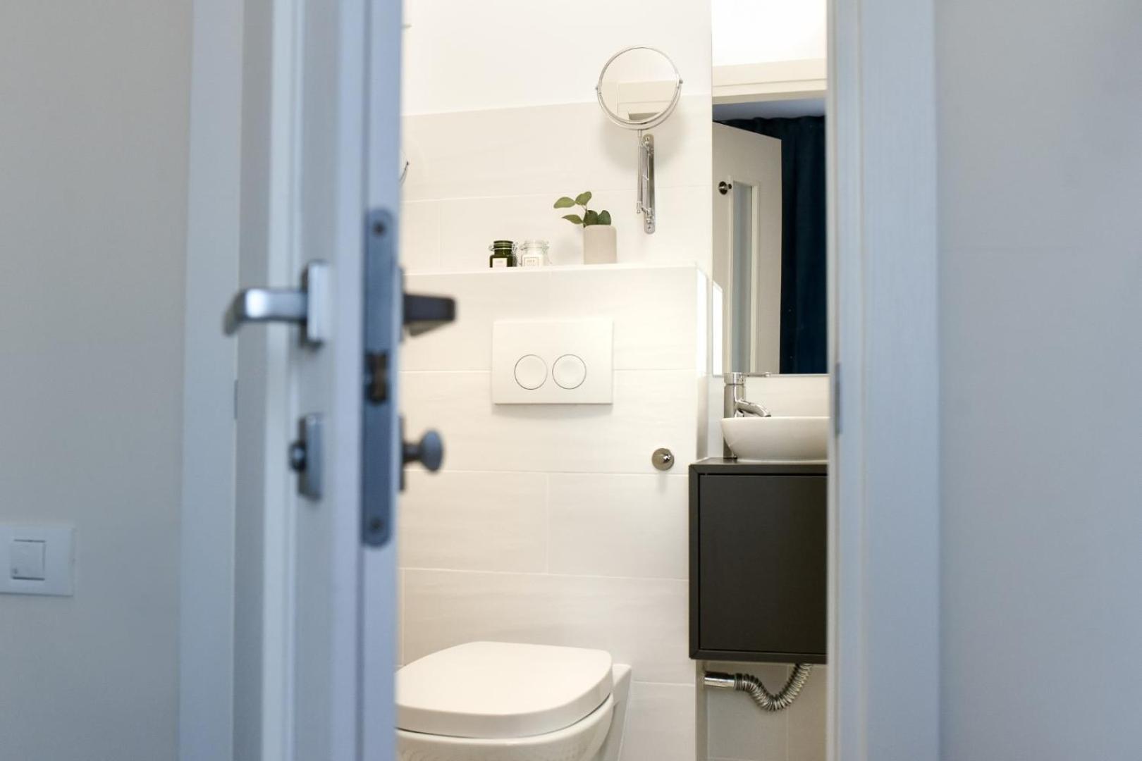 City Living At Its Best - Spacious 2 Bedroom Apartment On Calea Victoriei Boekarest Buitenkant foto