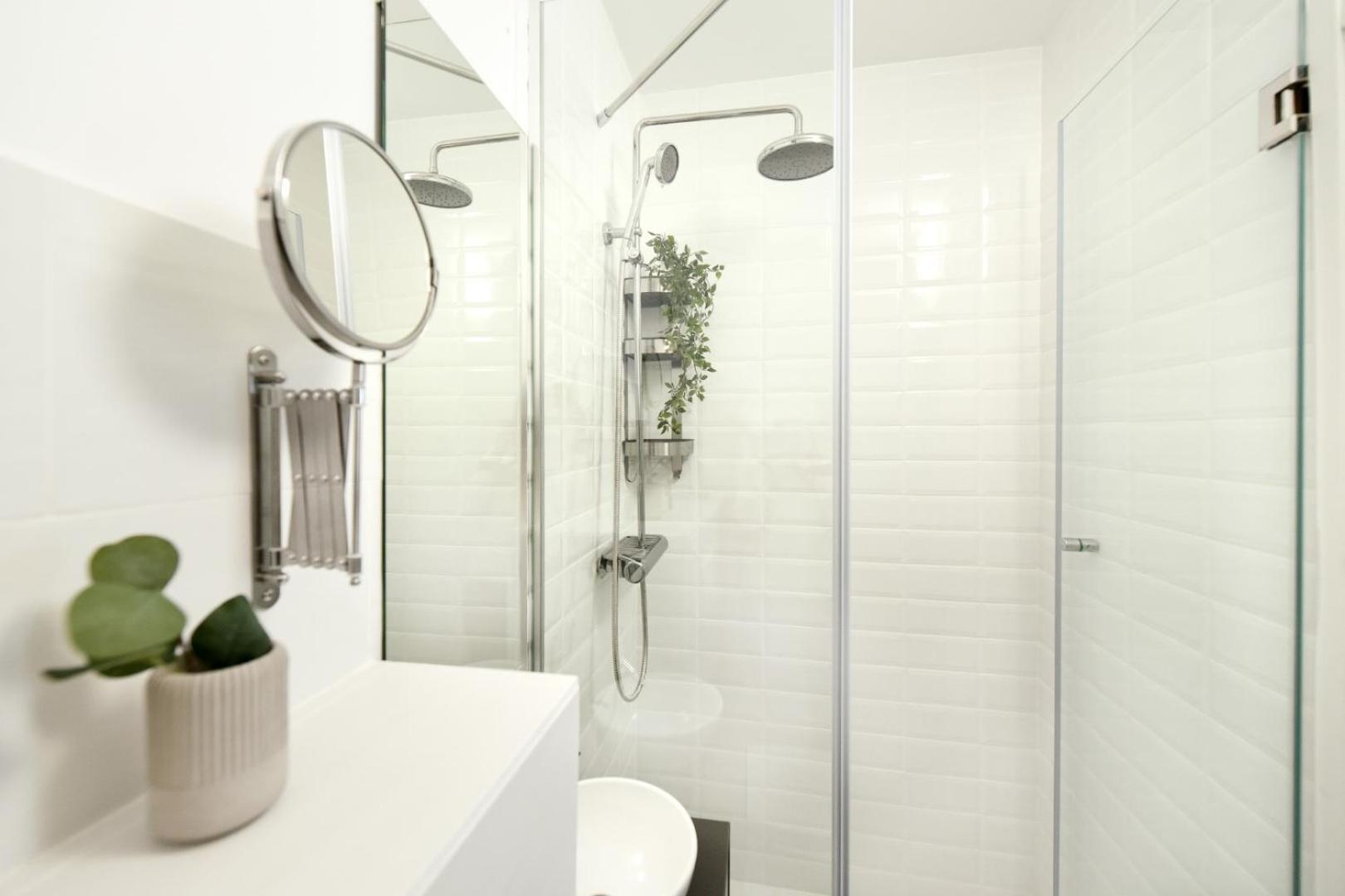 City Living At Its Best - Spacious 2 Bedroom Apartment On Calea Victoriei Boekarest Buitenkant foto