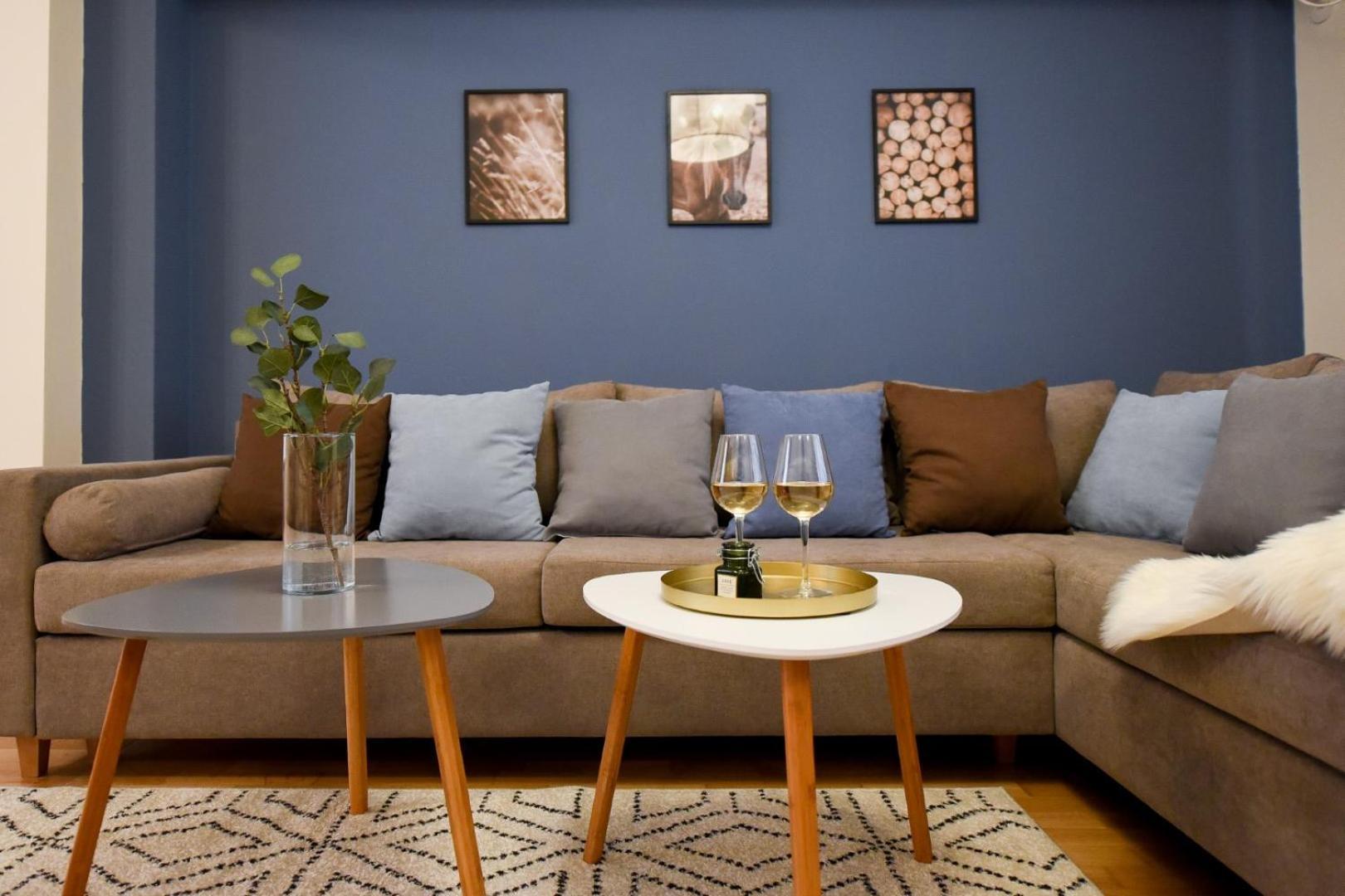 City Living At Its Best - Spacious 2 Bedroom Apartment On Calea Victoriei Boekarest Buitenkant foto