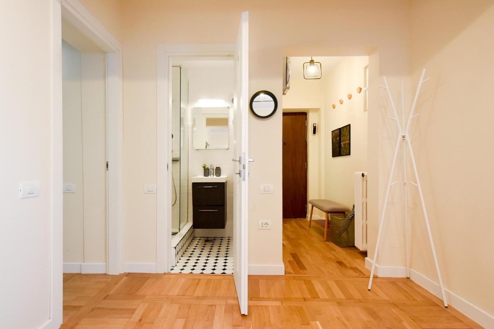 City Living At Its Best - Spacious 2 Bedroom Apartment On Calea Victoriei Boekarest Buitenkant foto